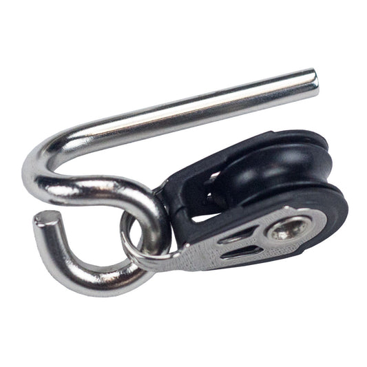 Clew hook with airblock